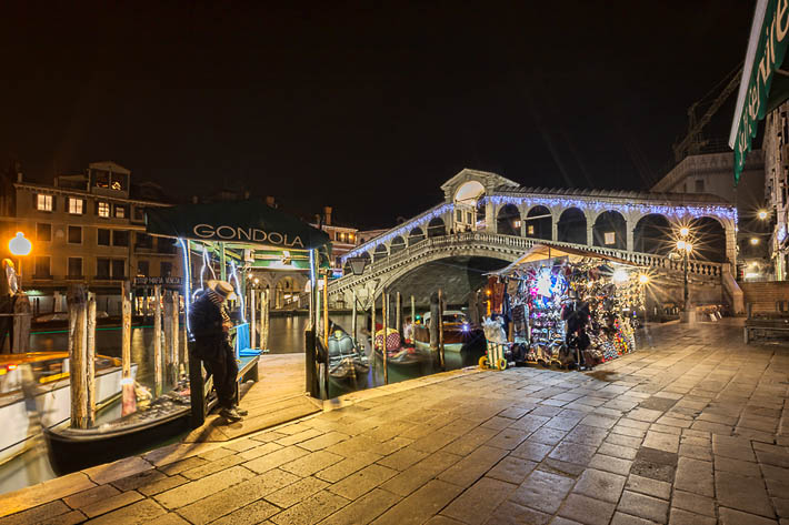 (Ponte di Rialto, Venice - Italy)